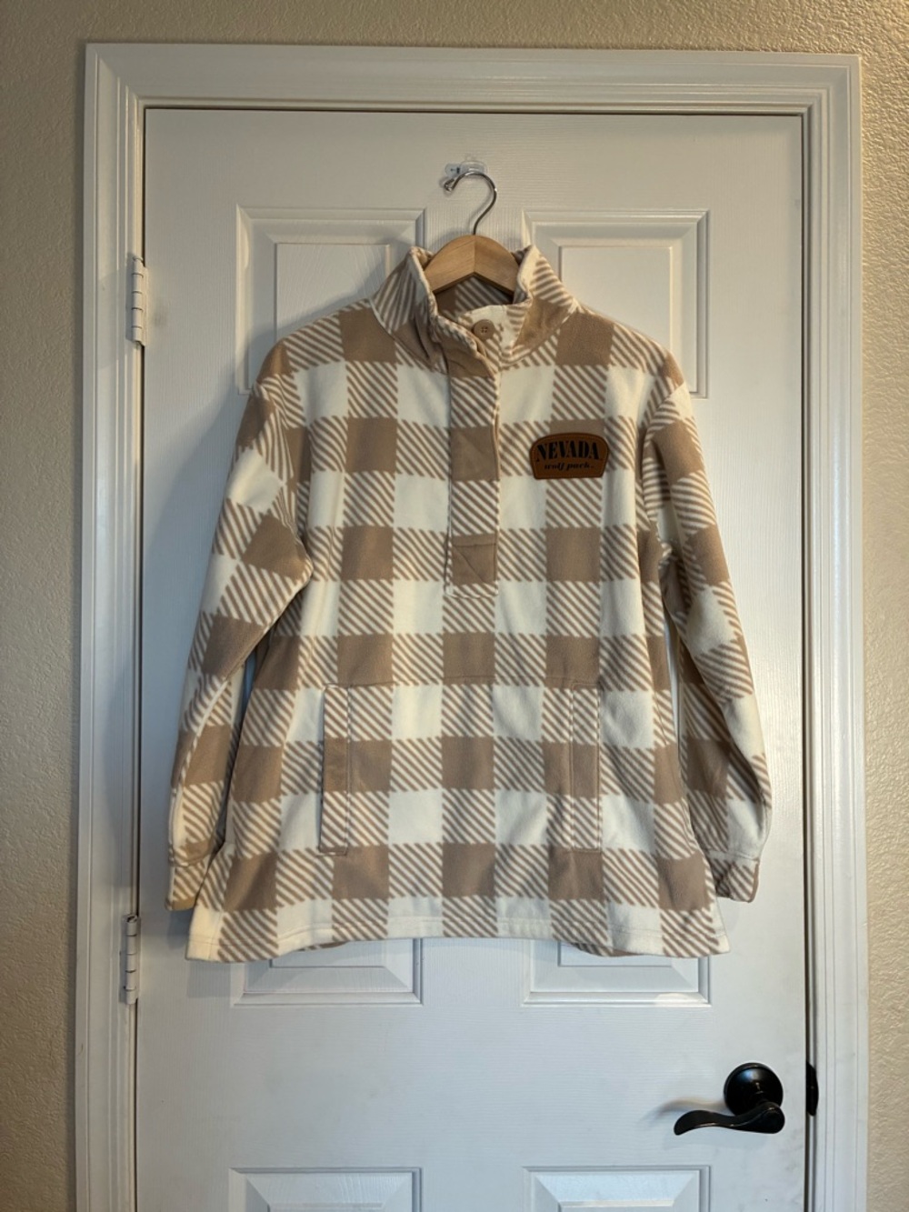 Rivalry Threads Beige & Cream Fleece Pullover